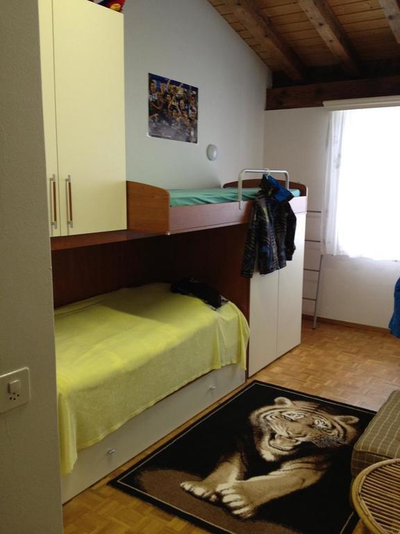 Apartment Plauncas Acletta Disentis Pokoj fotografie